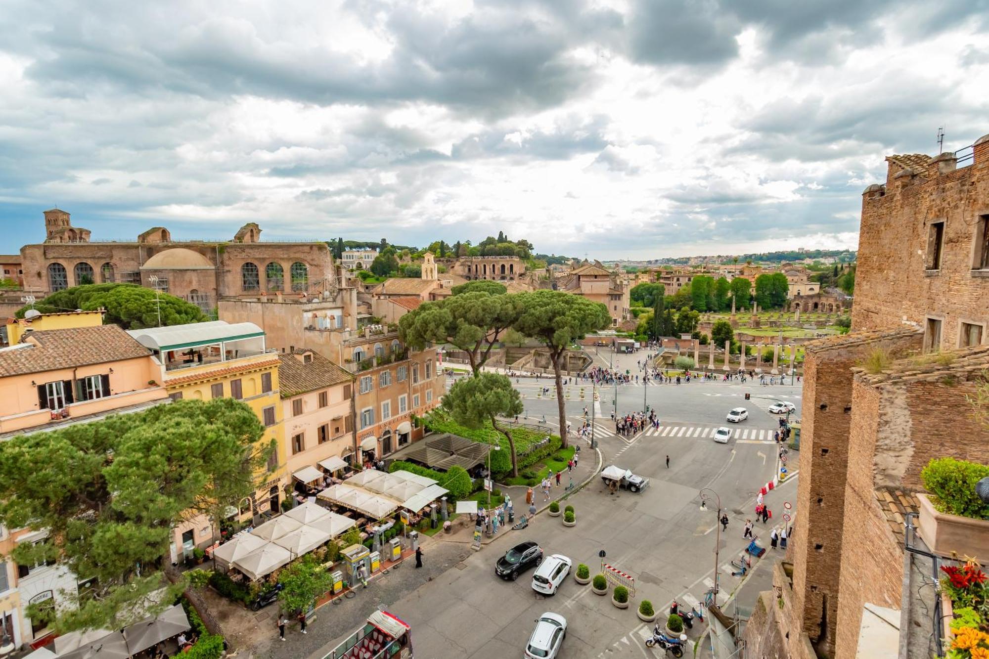 Maxima: Amazing View Of The Roman Forum * Roma